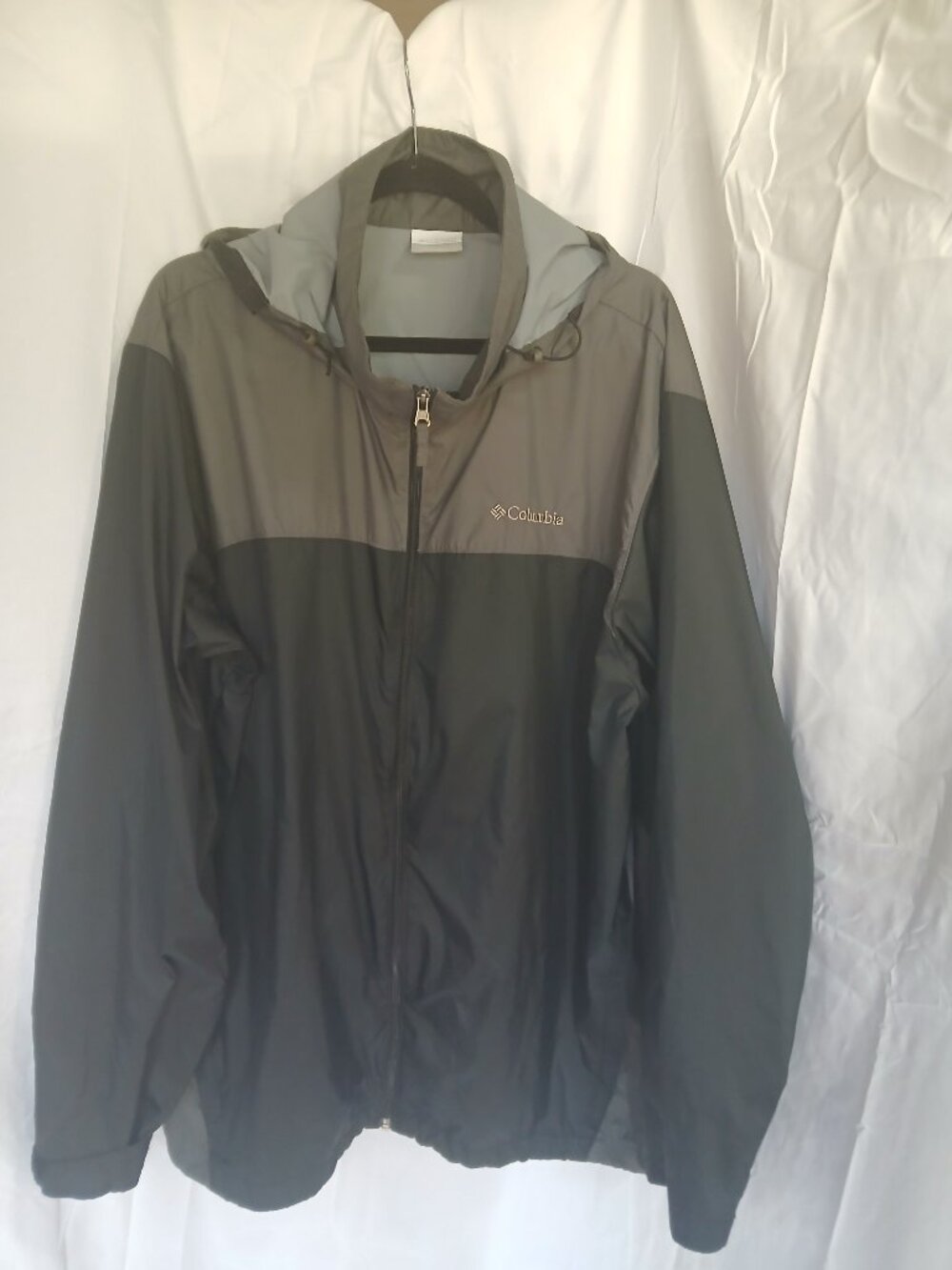 Columbia Men's Jacket, Windbreaker Black and Grey Size 2X Tall Gently Worn